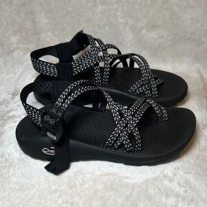 Chaco Women's ZX2 Classic adjustable Sandal Black Size 7 hiking water